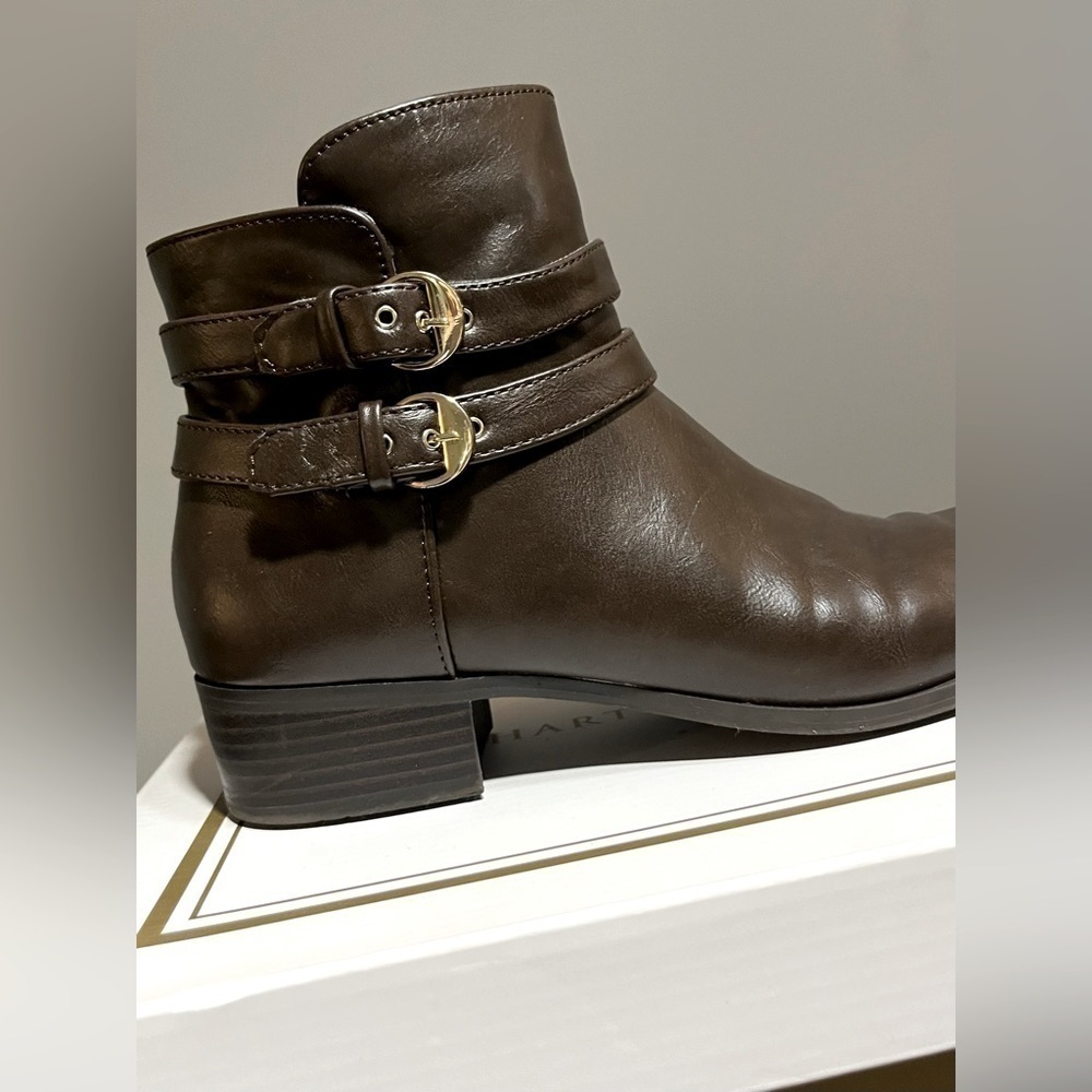 🖤 brown boots with gold accents by charter club